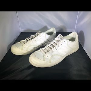 Off-white New Balance Sneakers